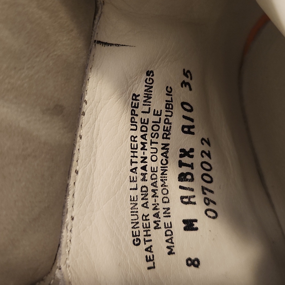 Timberland 6" Boots Womens (8) - Picture 7 of 14